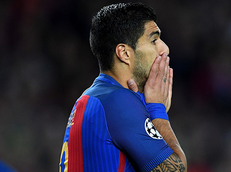 סוארס מדוכא. ה-BBC של יובה גבר על ה-MSN של בארסה" (getty)