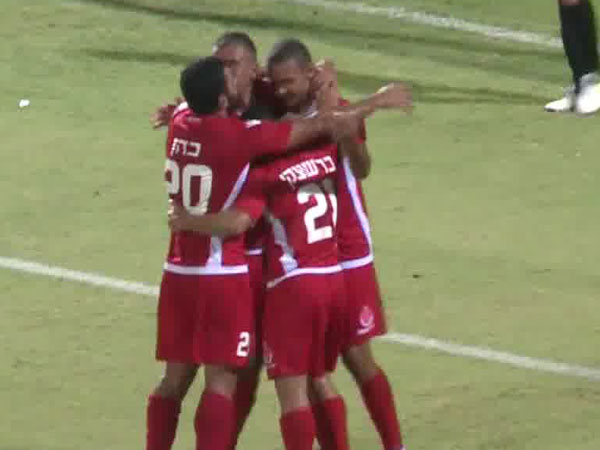 מתקרבת לניצחון ראשון (האתר הרשמי של הפועל ת"א)