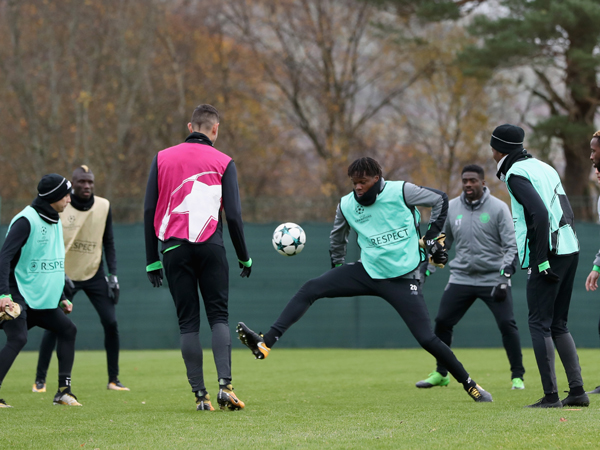 בויאטה עם ביטון באימון. חייבים ניצחון כדי להישאר בתמונה (Getty)