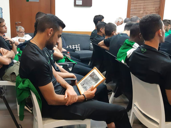 "צריך להעריך את ניצולי השואה ולכבד אותם"