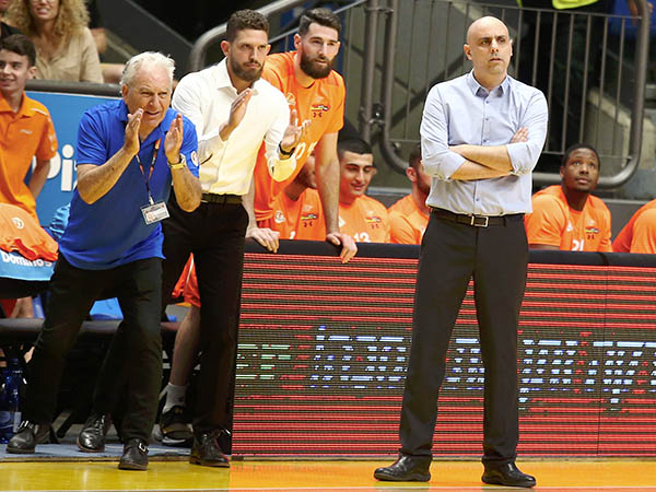 "זה לא מנחם אותי". זילברשטיין (אלן שיבר)