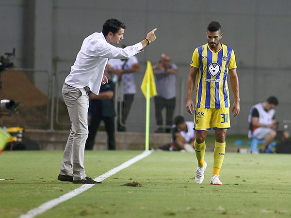 "מי שלא יהיה טוב, המאמן ישלח אותו לספסל" (אלן שיבר)