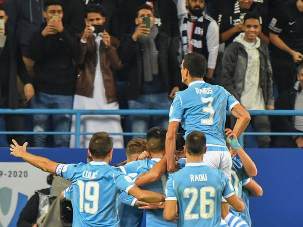 שחקני לאציו חוגגים. (getty)