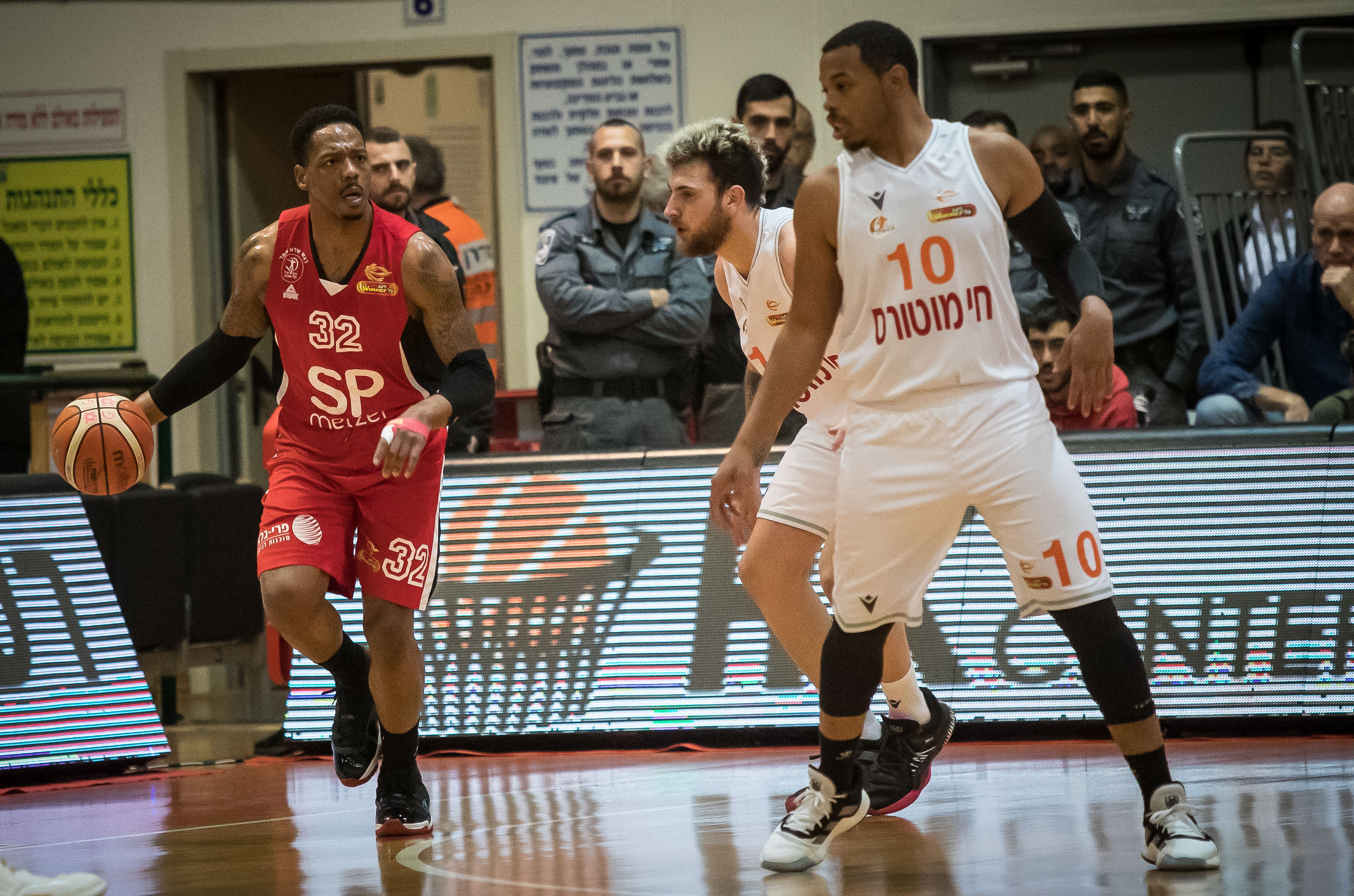 13 נק' של סמית' גוניור לא עזרו להפועל ת"א (מנהלת הליגה)