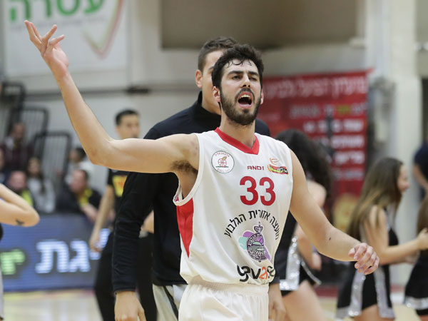 שלשה של גרשון גרמה למקומיים לחשוב שהניצחון בכיס (דני מרון)