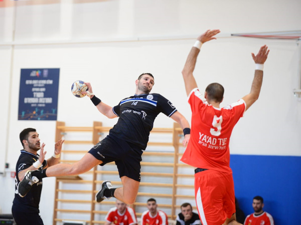 סטפן ציריץ' במפגש בין באר שבע לקרית אונו (צילום: דוברות מ.כ באר שבע)