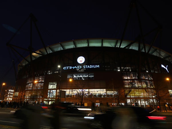 סיטי השתינה מהמקפצה, ואז האשימה את המציל (getty)