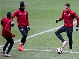 יהיו במצב רוח טוב גם אחרי המשחק? שחקני פרו באימון המסכם (gettyimages)