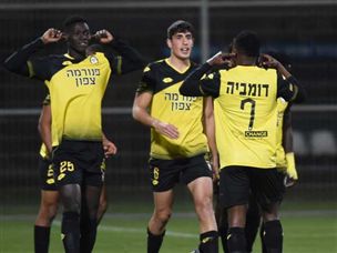אבובקאר דומביה. שער ובישול בכורה (ברני ארדוב)