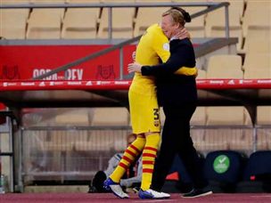 פיקו ומאמנו חוגגים. (Getty)