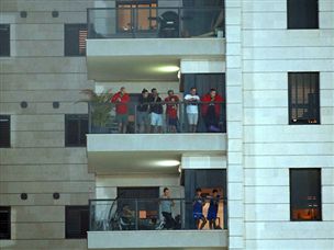 גם המרפסות ברמת השרון היו מלאות (אלן שיבר)