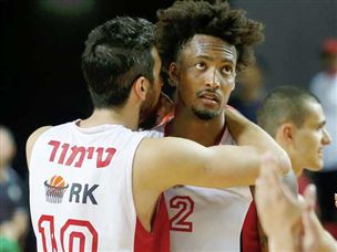 בסוף המארחת חייכה (אלן שיבר)
