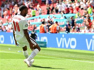 סטרלינג. שער בכורה ביורו (Getty Images)