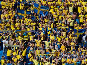 הרבה אוהדים הגיעו לסנט פטרסבורג (getty)