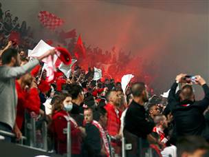 פתיחה סוערת למשחק (אלן שיבר)