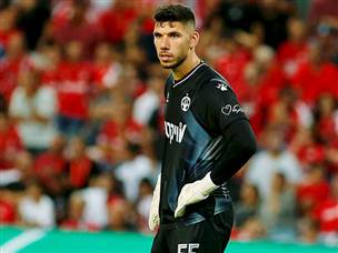 גיבור המשחק של ב"ש. גלזר (אלן שיבר)