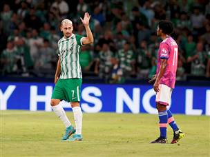 וחווה לילה בלתי נשכח (צילום: אלן שיבר)