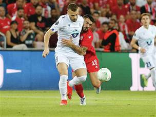 אליאס לא ויתר וסחט פנדל מוקדם (אלן שיבר)