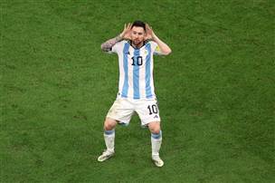 וחגג עם מחווה לריקלמה (Getty)