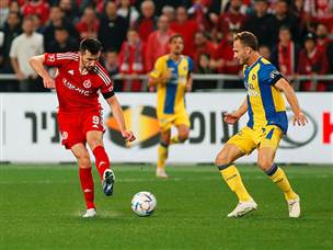 אחרי שהעשן התפזר, המשחק בסה"כ היה בינוני (צילום: אלן שיבר)