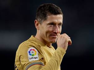 לבנדובסקי הכפיל את התוצאה עם שער הליגה ה-14 (Getty)