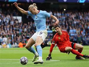 סיטי שטפה את הדשא במחצית הראשונה (Getty)