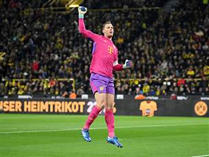 נוייר שמר על רשת נקייה (Stuart Franklin/Getty Images)