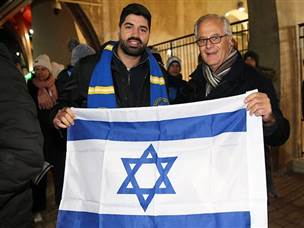 עם הרבה תקוות (צילום: אודי ציטיאט)