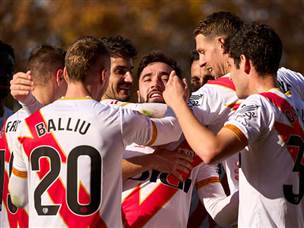 חגיגה באדום לבן (GETTY)