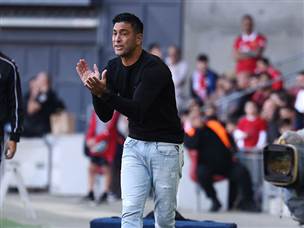 ברדה, מנגד, עולה על הגל (צילום: דני מרון)