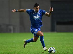 והפך לביצוע אדיר של אבי ריקן (ברני ארדוב)