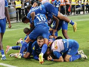 ובלומפילד נצבע כחול בוהק (צילום: אלן שיבר)