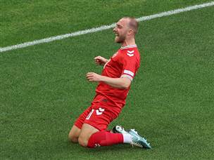 הוא חגג ראשון וסגר מעגל. כריסטיאן אריקסן (GETTY)