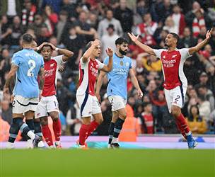 ואז הגיעה ההרחקה של טרוסאר ששינתה שוב את המשחק (GETTY)