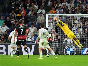 עם משחק ענק של ליאו רומן, שסיפק 10 הצלות (Getty)