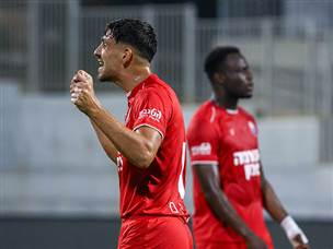 נאווי. גיבור הערב (דני מרון)