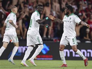 וקיבלה שער גדול מסטיוארט (צילום: מאור אלקסלסי)