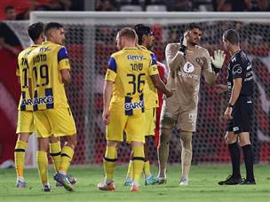 גם זיקוקים היו לנו במשחק הזה, שניים מהם פגעו במשפתי (מאור אלקסלסי)