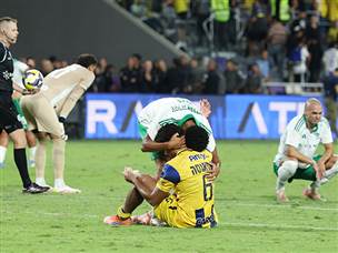 חלוקת נקודות בבלומפילד (צילום: אלן שיבר)