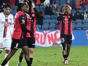 יוצאת עם הראש בין הידיים (ברני ארדוב)