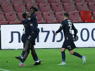 הלחית את מחזיקת הגביע (דני מרון)