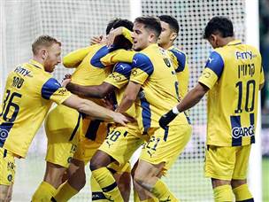 אבל יחזקאל איזן בתחילת המחצית (אלן שיבר)