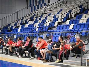 למרות שלא הרבה אוהדים הטריחו את עצמם בשעות הערב המוקדמות לנתניה (ברני ארדוב)