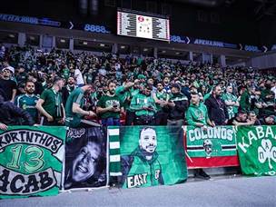 מול קהל יריב עוצמתי (GETTY)