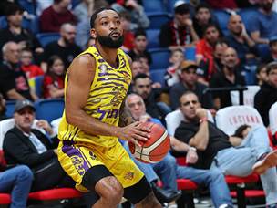 חולון רצה 0:12 ברבע השני (אודי ציטיאט)