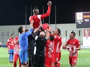 טוטו כבש ביום הולדתו (נמרוד גליקמן)