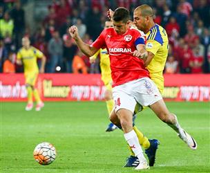 מליקסון נאבק עם בן חיים. השיג פנדל מפוקפק מאוד (דני מרון)