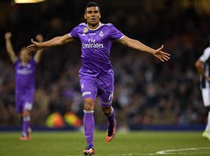 המחצית השנייה הייתה במעמד צד אחד. אסנסיו חגג בטירוף עם הקהל. ללא ספק הכובש הכי לא צפוי של הערב (Getty)