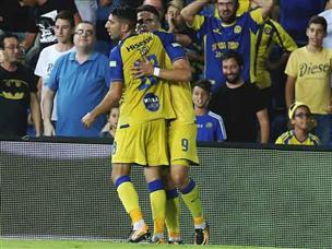 אבל קיארטנסון בסופו של דבר שם סוף להחמצות ומקרוב סידר שוויון לפני המחצית (אלן שיבר)