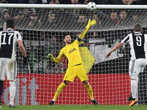 אבל רגע לפני המחצית, החמיץ פנדל ברשלנות (getty)